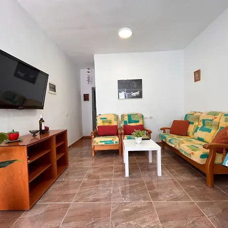 Alquilaencanarias Plaza De 1 Alojera