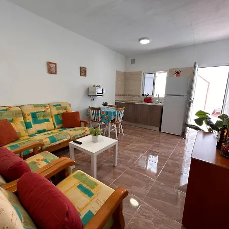 Alquilaencanarias Plaza De 1 * Alojera